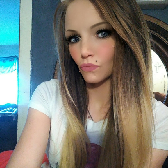 Meet your Posher, Ashley - Picture 8 of 16